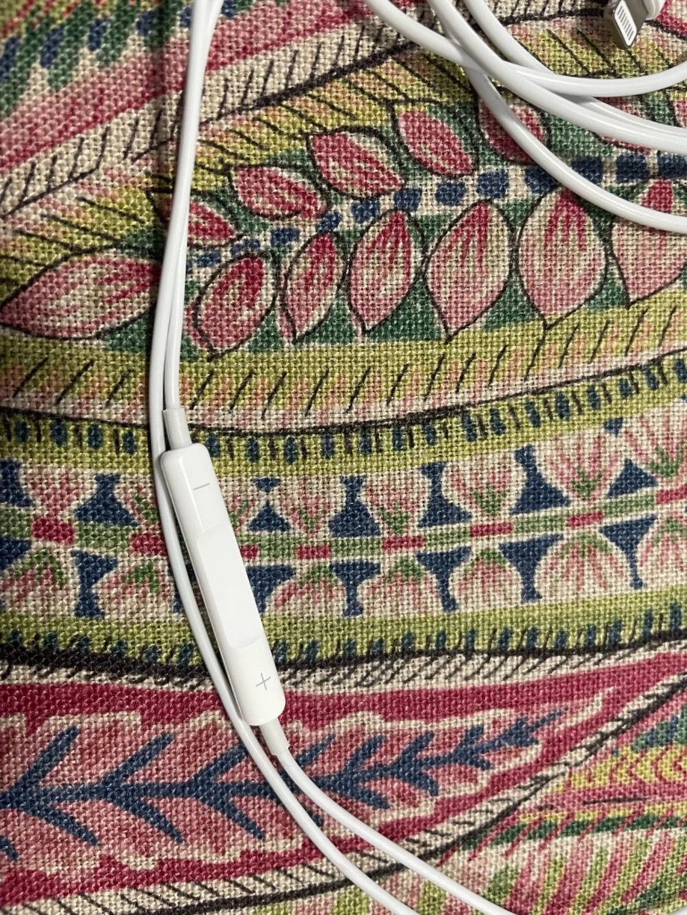 Apple White Lightning EarPods with Remote and Mic